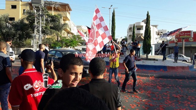 فيديو : الالترس القسماوي يحتفل في دوار الأقصى ومقهى جاري بفوز نادي الوحدة وتأهله الى نهائي الاختبارات 